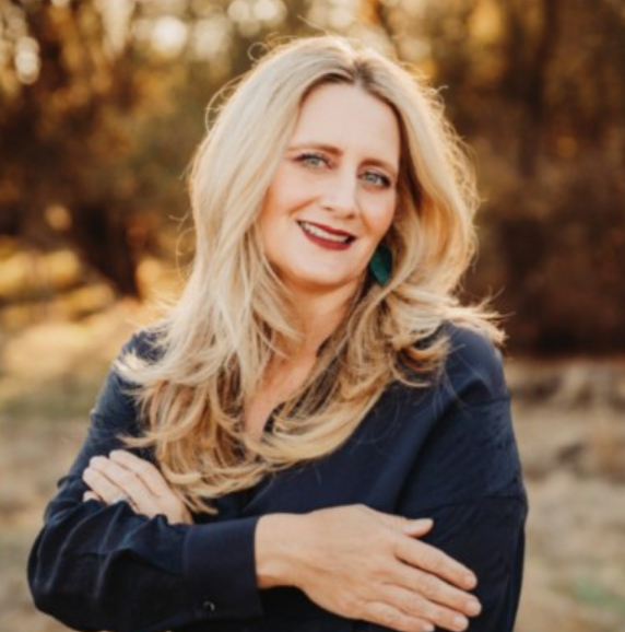 Megan Cohill headshot