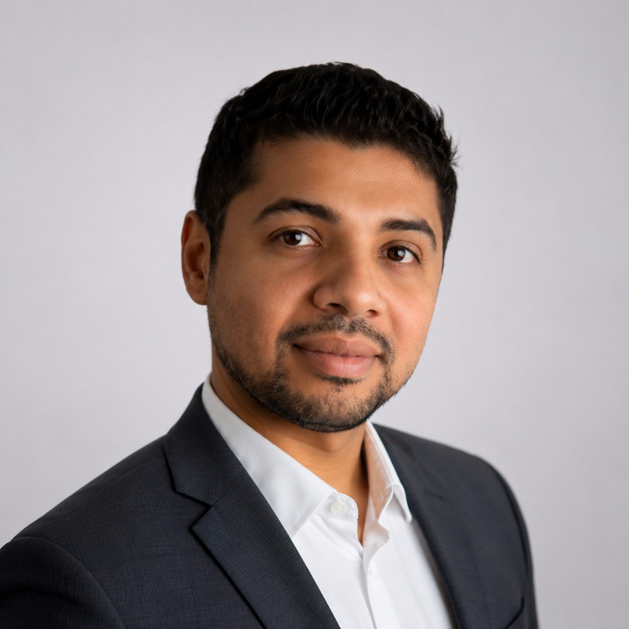 headshot of Alvaro Abanez
