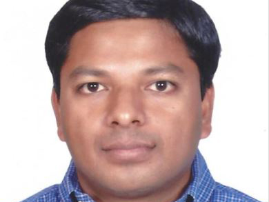 a headshot of BI expert Srini Swaminatha